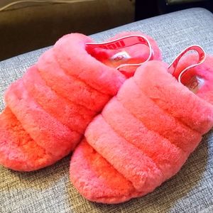 UGG Fluff Yeah size 7
